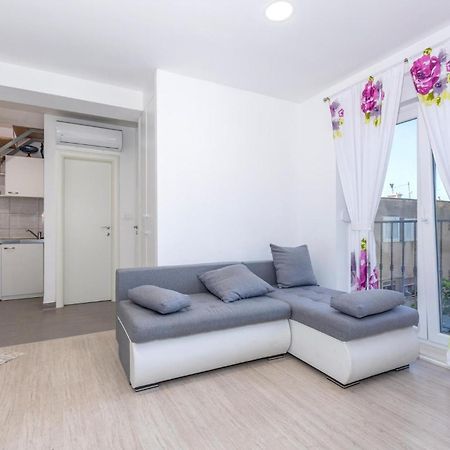 Gorgeous Apartment In Omis With Kitchen 외부 사진